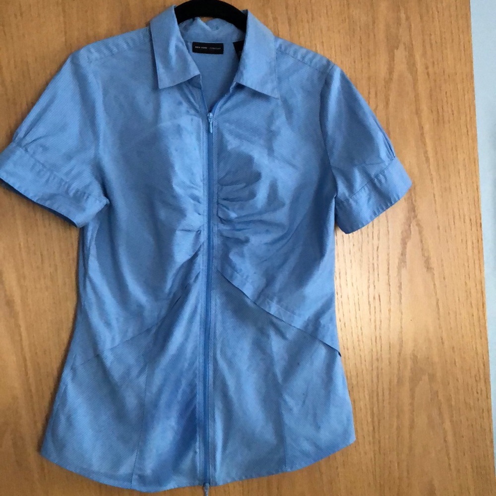 Zip front, fitted blouse